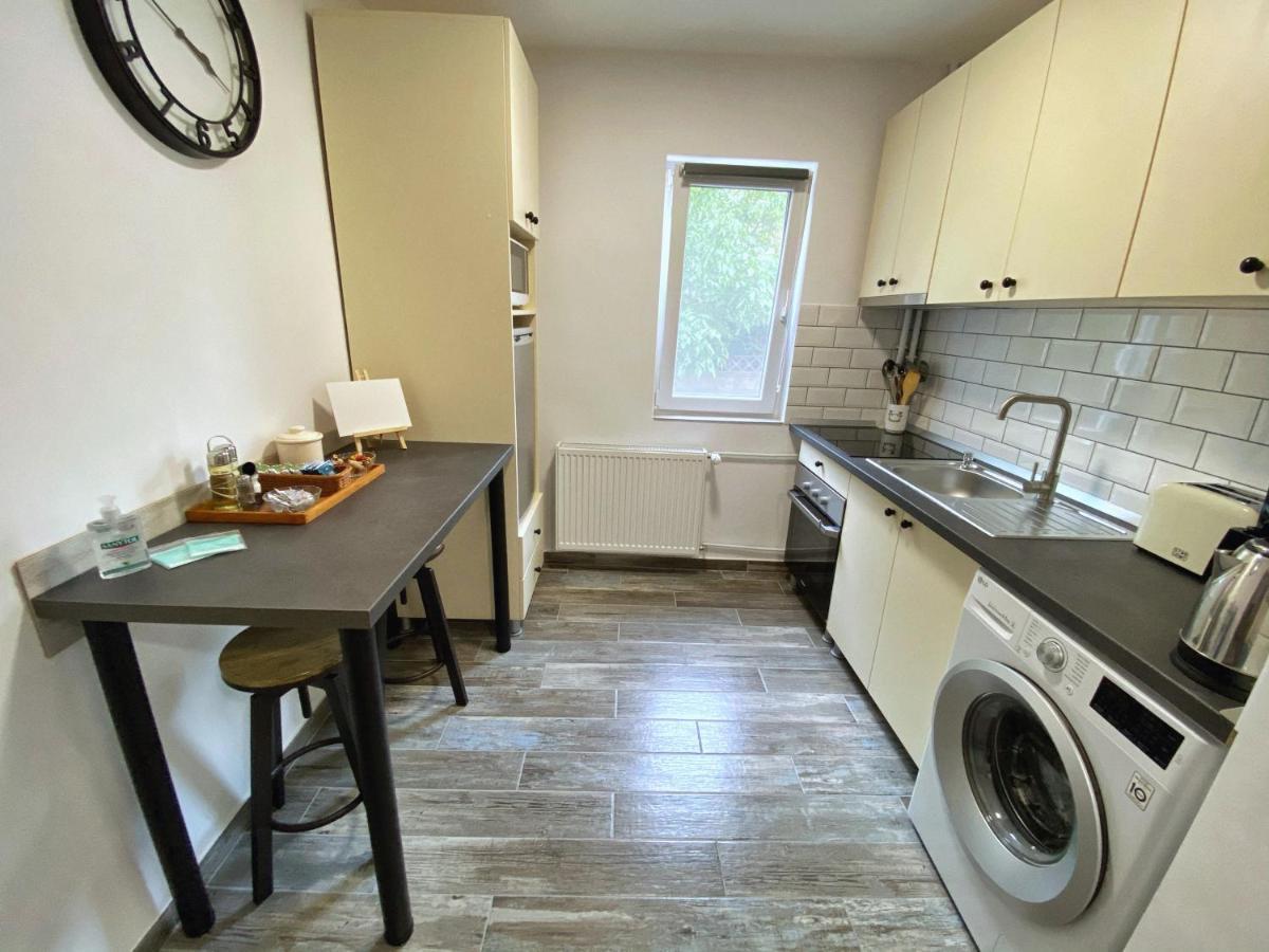 אורדאה Highland Home - Cozy Apartments Near City Center מראה חיצוני תמונה
